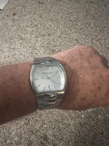 Orologio Kenneth Cole Uomo KC3556 Moda Data Tono Argento 42mm Link Completi B6 - Foto 1 di 7