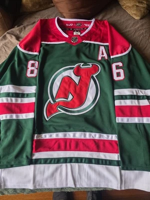 Camiseta 2025 nueva con etiquetas New Jersey Devils Green 3ª #86 Jack Hughes Jersey (talla 46)  Foto 1 de 4