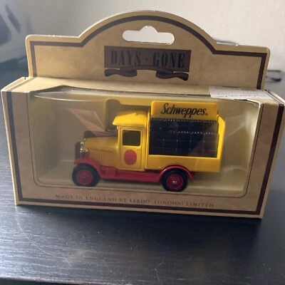LLEDO DAYS GONE CLASSIC 'SCHWEPPES' 1934 CHEVROLET BOTTLE VAN REF 26000 Rare US - Image 1 of 4