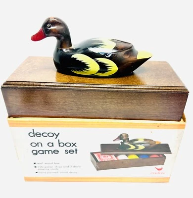 Cardinal Duck Decoy On A Box Game Set Caixa de Madeira 2 Baralhos de Cartas 150 Fichas Novo em folha - Imagem 1 de 4