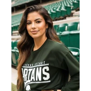 NWT Captivating Michigan State Spartans Women's XL Green Long Sleeve T-Shirt - Picture 1 of 5