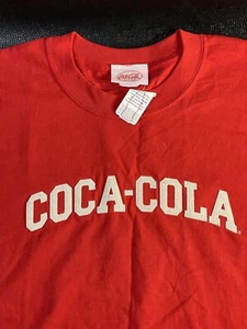 NEU Coca Cola Marke T-Shirt Herren Größe Large genähte Buchstaben Neu mit Etikett Original - Bild 1 von 9