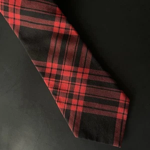 Vintage Black Red Tartan Plaid Neck Tie Christmas Preppy Dartmouth Outfitters - Picture 1 of 3