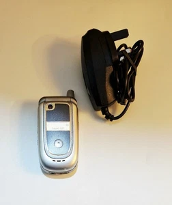 Motorola V235 Classic (Virgin Mobile) Retro Flip Phone In Good Condition - Picture 1 of 11