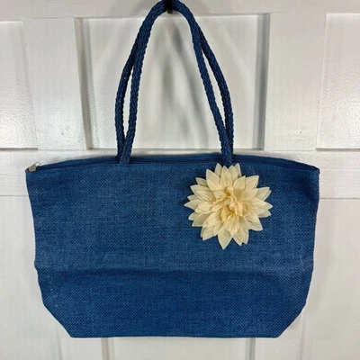 Bolso de Mano Boho Azul Yute Playa con Acento Floral Estilo & Co Foto 1 de 4