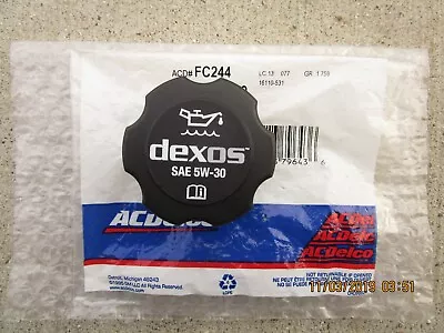 15-19 GMC SIERRA 2500HD 3500HD 2D 4D PICKUP ENGINE OIL FILLER FLUID CAP OEM NEW - Image 1 of 3