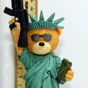 20cm Bad Taste Bear Statue of Liberty bear New Boxed - Bild 1 von 14
