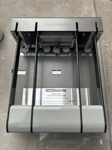 Stanley Bostitch Heavy Duty 3-Hole Punch 130 Sheet Capacity Model: 03200 - Picture 1 of 5