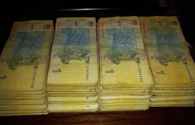 100 pcs banknote 1 hryvnia 2006 2011 2014 UKRAINE - Image 1 of 3