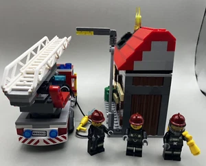 LEGO CITY Fire Emergency 60003 building set 3 minifigurines retired toy preowned - Picture 1 of 8