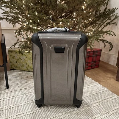 Tumi Vapor 22” International Carry-On Hardcase Spinner Luggage Fossil NWT $675 - Image 1 of 4