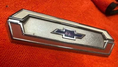 Emblema puerta trasera Chevrolet El Camino 8746653 1968 1970 1971 GM vintage Foto 1 de 4