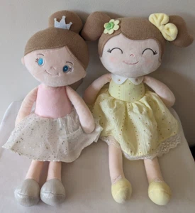 Gloveleya Dolls Girls Yellow Dress Princess Fairy Soft Plush Sewn Eyes Lot of 2 - Foto 1 di 11