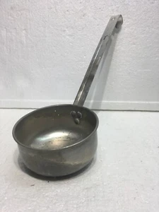 Cucharón de aluminio vintage grande - tiene agujeros forma edad - Imagen 1 de 8
