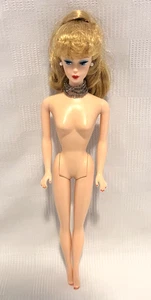 Reproducción Muñeca Barbie Rubia Cola de Caballo Vintage con Collar y Pendientes #1 - Imagen 1 de 6