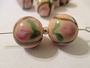 18 Wedding Cake 13x12 mm Lampwork Glass  Beads Gold Detail   XO71 - Picture 1 of 3