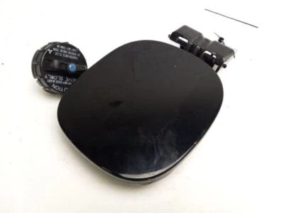 2011 MITSUBISHI OUTLANDER FUEL FILLER DOOR OEM - Image 1 of 4