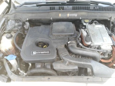 Used Air Cleaner Assembly fits: 2015 Ford Fusion 2.0L VIN U 8th digit hybrid Gra - Image 1 of 4