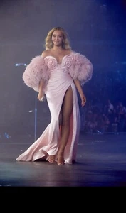 BEYONCÉ - ICONIC MUSIC LEGEND AND GLOBAL SUPERSTAR - 5x7 Glossy Printed Photo - Picture 1 of 1