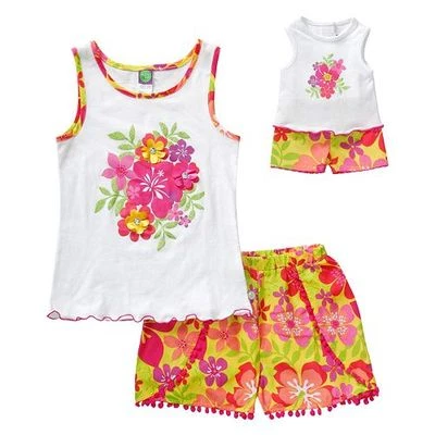Niña 10-14 y Muñeca A Juego Blanco Rosa Tropical Pantalones Cortos Conjunto Ajuste Niña Americana Foto 1 de 2
