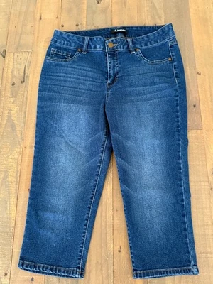 D. Jeans Womens Capri Jegging size 6 stretch med wash denim EUC - Image 1 of 4