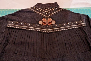 Damen 100% Baumwolle Schwarze Jeansjacke Blumen Bestickt Chrom Akzente NWT Gr. L - Bild 1 von 23