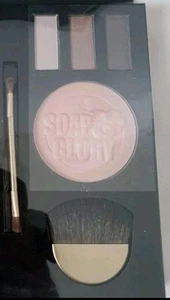 Soap & Glory Glow All Out Luminising Highlighting Powder 9g/Brush/Eyeshadow Set - Picture 1 of 3