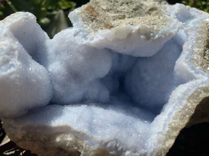 Excepcional muestra de geoda de exhibición de ágata de encaje azul de Malawi 3,89 lb 7,03" - Imagen 1 de 13