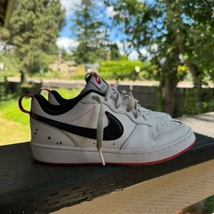 Nike Kids Court Borough 2 SE White Very Berry Size 5.5Y - Picture 1 of 9