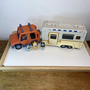 BLUEY Heeler Jeep And Trailer Camper RV Family Vehicle   Figures - Picture 1 of 6