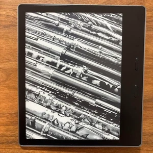 Amazon Kindle Oasis 9th Gen E-book Reader 7-inch 8GB Wifi Bluetooth - Picture 1 of 4