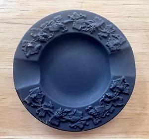 Posacenere vintage Wedgwood nero opaco 1957 - cimeli da collezione, 3,5 pollici - Foto 1 di 6