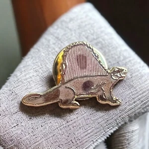 DIMETRODON Metal and Enamel Pin Badge DINOSAUR JURASSIC REPTILE P134 - Picture 1 of 1