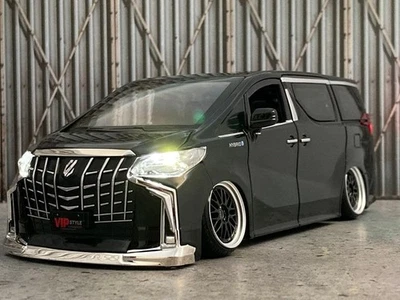 1:24 Toyota Alphard VIP Style Custom Model Car - Image 1 of 4