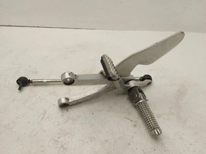 Yamaha YZF 1000 R1 1999 LHS Left Side Foot Peg Hanger Gear Selector - Picture 1 of 7
