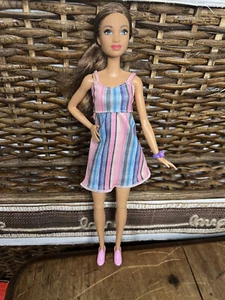 Barbie Fashionistas/Career AA Jointed Knee Doll - Roxy Dress, Hole in knee - Picture 1 of 4