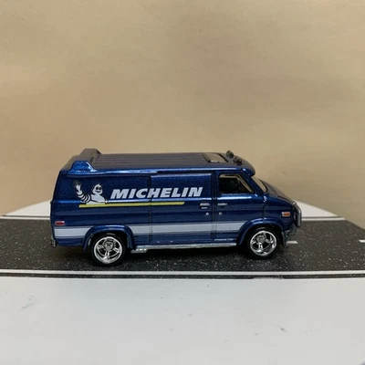 Hot Wheels Premium Custom GMC Panel Van Michelin Hombre Azul Metálico 1:64 Casi Nuevo Foto 1 de 4