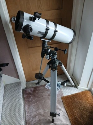 Reflector Telescope Equatorial Tripod Mount Model 750150  - Image 1 of 4