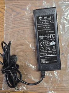 Adaptador de corriente HOIOTO ADS-65LSI-12-1 12048G 12V5A 100-240V 50/60Hz - Imagen 1 de 3