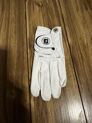 FootJoy WeatherSof Women's Golf Gloves, All-Weather, Left-Handed, Medium-Large - Image 1 of 4