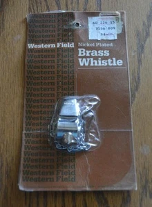 Silbato de latón niquelado Western Field de colección nuevo en paquete campamento de seguridad de supervivencia deportiva - Imagen 1 de 3