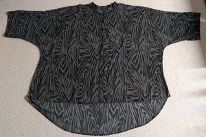 Torrid Damengröße 3 schwarz & grau 100 % Polyester geknöpftes Hemd 24 - Bild 1 von 7