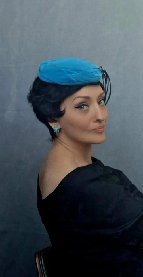 De colección. Icónico New Look Mediados 1950 Turquesa Terciopelo "Turbante-Pillbox" Sombrero!!! Foto 1 de 4