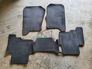 Land Rover Discovery 4 Non Genuine Carpet Mats . - Picture 1 of 3