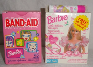 2 Stück Kinder Barbie selbstklebende Bandagen ~ Kinderpflege & Pflaster ~ 1 mit kostenlosem Lippenbalsam - Bild 1 von 4
