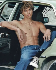 Gavin Casalegno Foto Autografata 8x10 (Riproduzione) 1 - Foto 1 di 1
