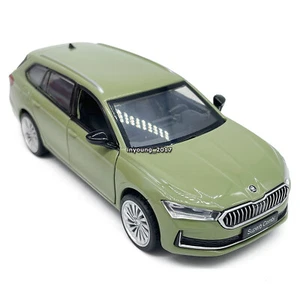 1:35 Skoda Superb IV Combi Model Car Diecast Toy Cars Doors Open Pull Back Green - Picture 1 of 11