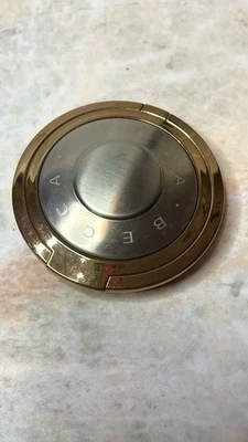 Becca Light Chaser Highlighter Rose Quartz Full Size 6.5g (Slight Dent See Pic) - Image 1 of 4