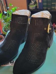 Damenstiefeletten Größe 10M. Marke Array. Schwarz. Seitlicher Reißverschluss. Leder. Neu mit Karton - Bild 1 von 5
