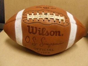 Wilson O. J. Simpson de 1970 estampado oficial de cuero fútbol americano no sostendrá aire - Imagen 1 de 14
